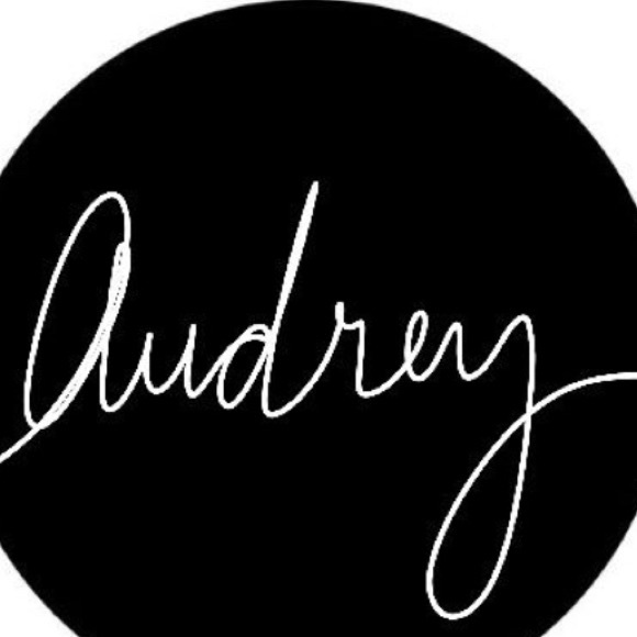 Meet your Posher, Audrey - Picture 1 of 1